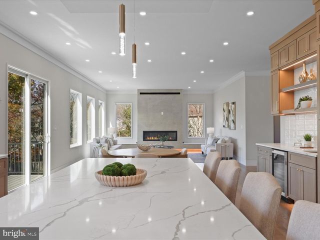 616 GIBSON CIR SW, Vienna, VA 22180