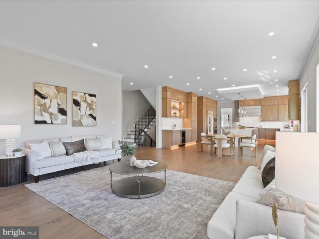 616 GIBSON CIR SW, Vienna, VA 22180