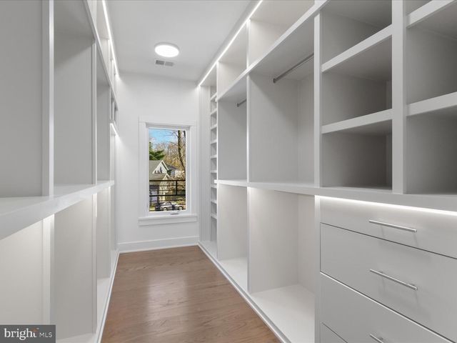 616 GIBSON CIR SW, Vienna, VA 22180