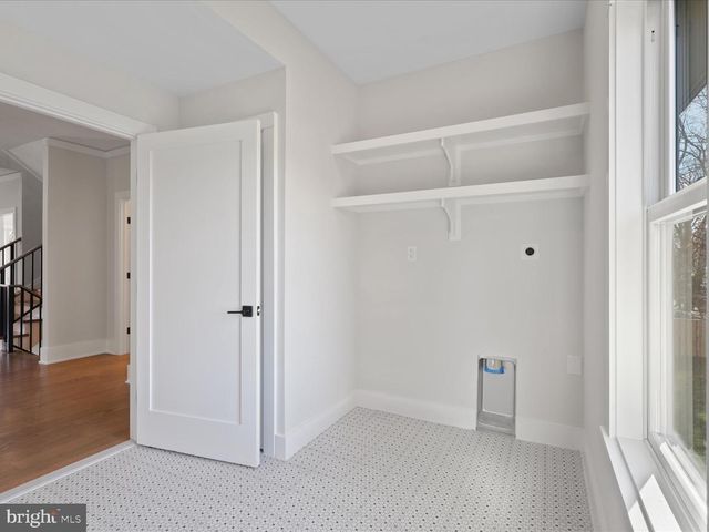 616 GIBSON CIR SW, Vienna, VA 22180