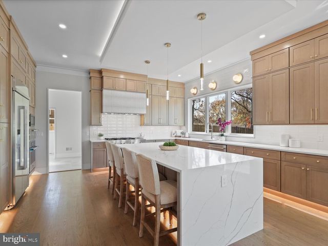 616 GIBSON CIR SW, Vienna, VA 22180