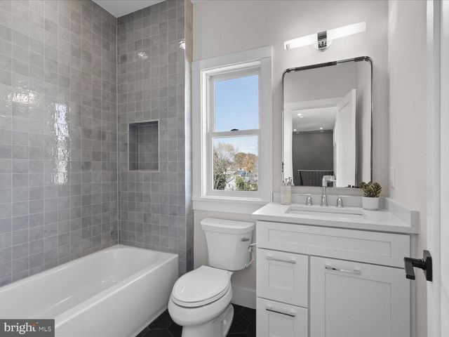 616 GIBSON CIR SW, Vienna, VA 22180