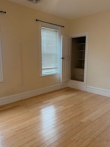 887 E 4th 3, Boston, MA 02127