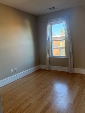 887 E 4th 3, Boston, MA 02127