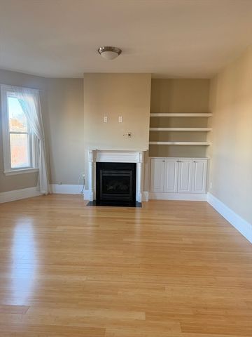 887 E 4th 3, Boston, MA 02127