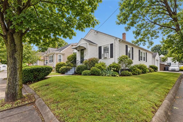 402 Webster Avenue, Cranston, RI 02920