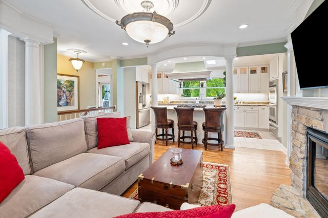 5212 Richwood Drive, Edina, MN 55436