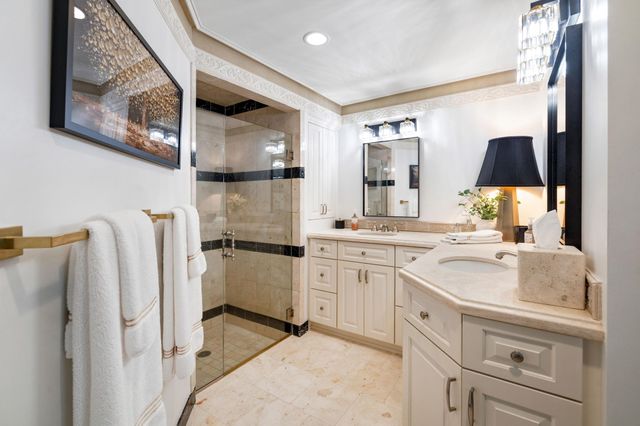 5212 Richwood Drive, Edina, MN 55436