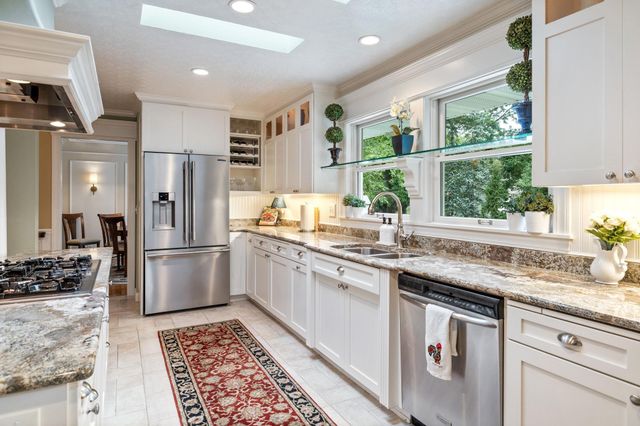 5212 Richwood Drive, Edina, MN 55436