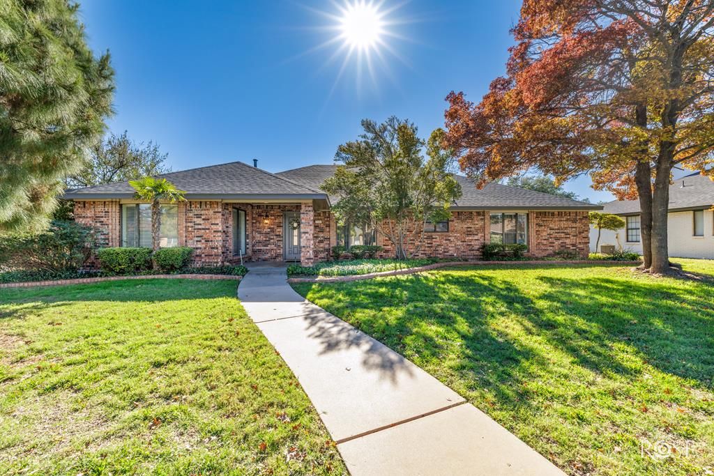 Image 1 of property listing at 3421 Clearview Dr, San Angelo, TX 76904
