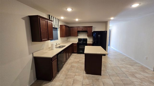 1802 Aslynn Circle, Aubrey, TX 76227