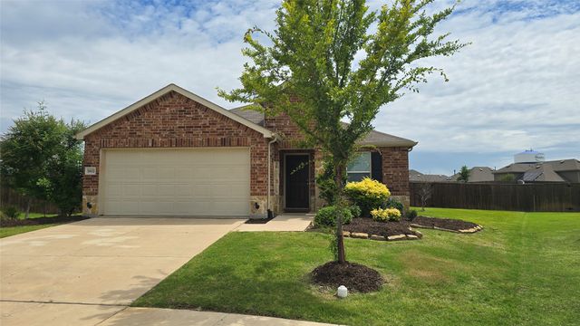 1802 Aslynn Circle, Aubrey, TX 76227