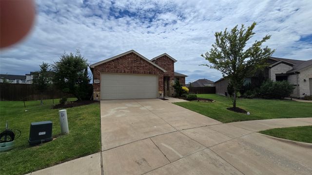 1802 Aslynn Circle, Aubrey, TX 76227