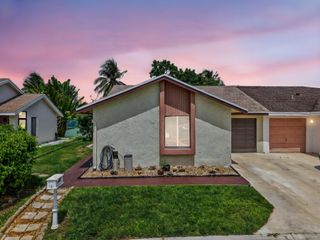 9667 Sunny Isle Circle, Boca Raton, FL 33428