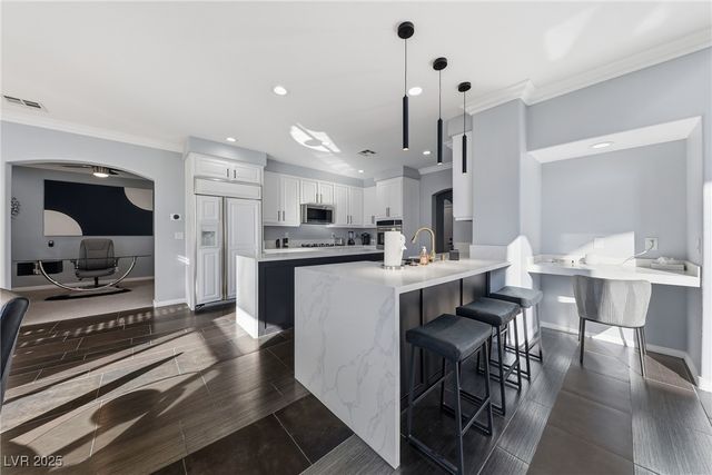 8805 Saint Cloud Court, Las Vegas, NV 89143