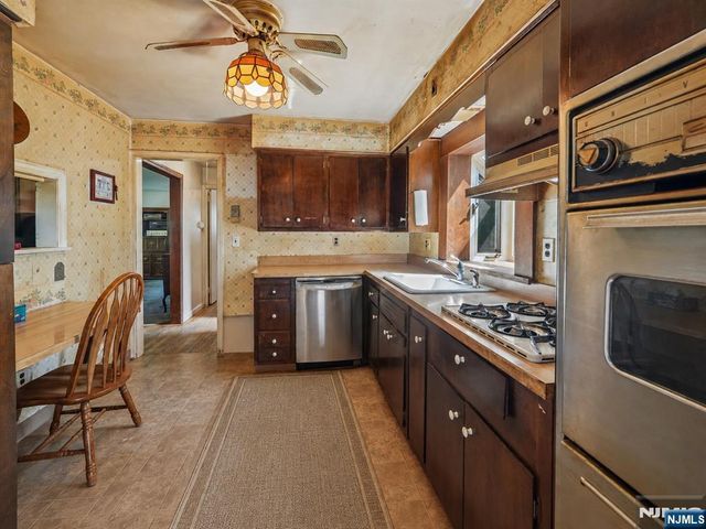 12 Grove Street, Ramsey, NJ 07446