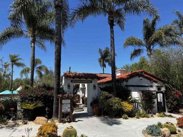 3033 Rancho La Presa, Carlsbad, CA 92009