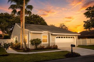 8 Hawthorne Lane, Boynton Beach, FL 33426