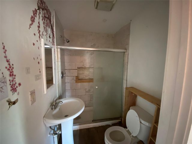 3425 King Street, Houston, TX 77026