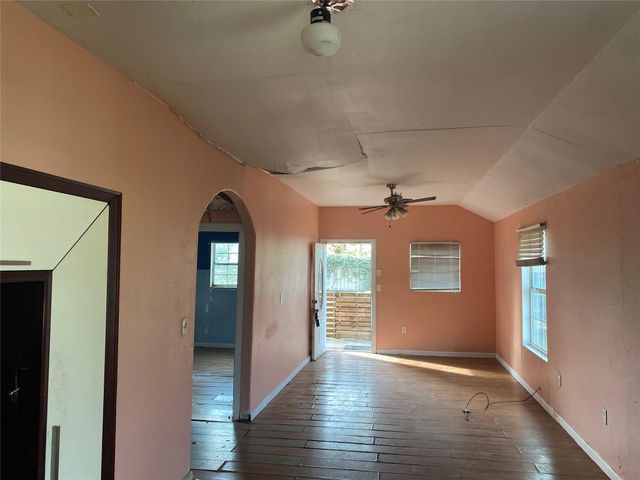 3425 King Street, Houston, TX 77026