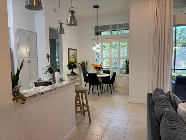 140 Via Rosina, Jupiter, FL 33458