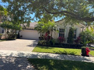 140 Via Rosina, Jupiter, FL 33458