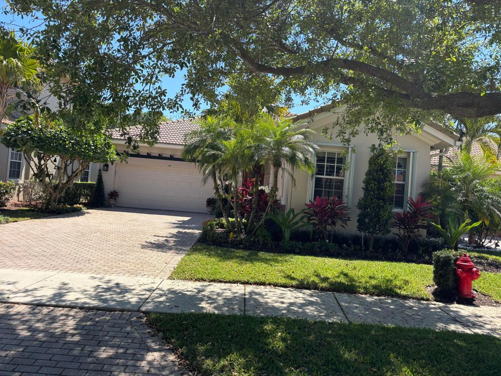 140 Via Rosina, Jupiter, FL 33458