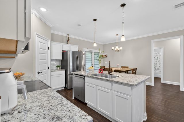 8929 Pines Edge Drive, Shreveport, LA 71129
