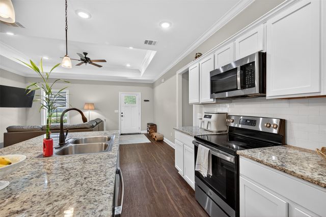 8929 Pines Edge Drive, Shreveport, LA 71129
