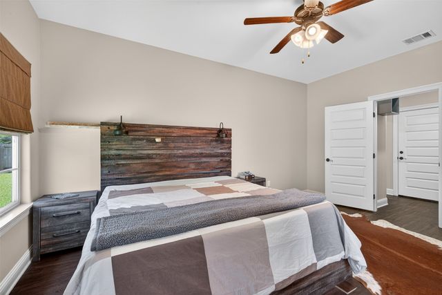 8929 Pines Edge Drive, Shreveport, LA 71129