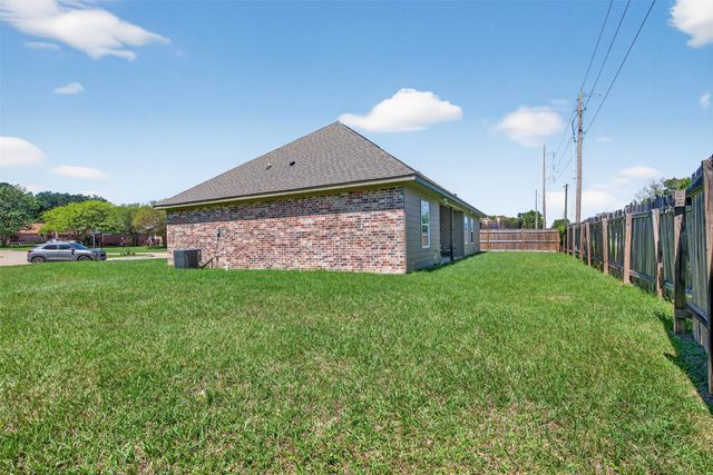 8929 Pines Edge Drive, Shreveport, LA 71129