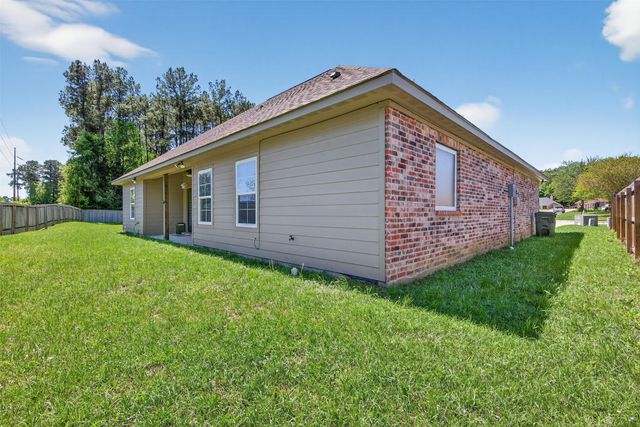8929 Pines Edge Drive, Shreveport, LA 71129