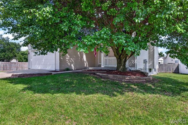 819 Estes Park Drive, St Peters, MO 63376