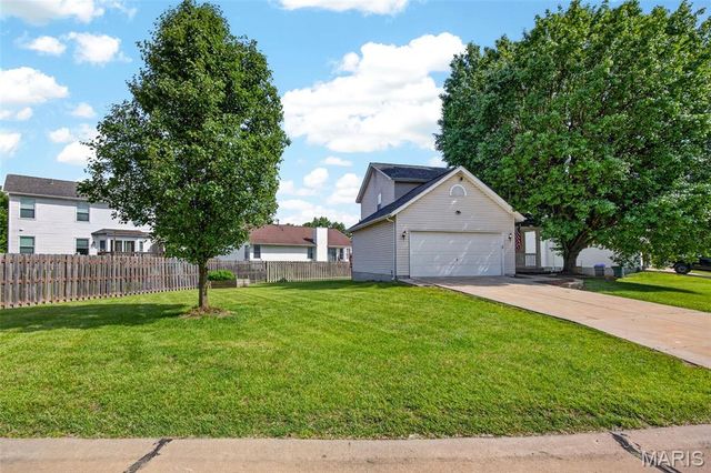 819 Estes Park Drive, St Peters, MO 63376