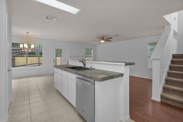 191 Blushwood Place, The Woodlands, TX 77382