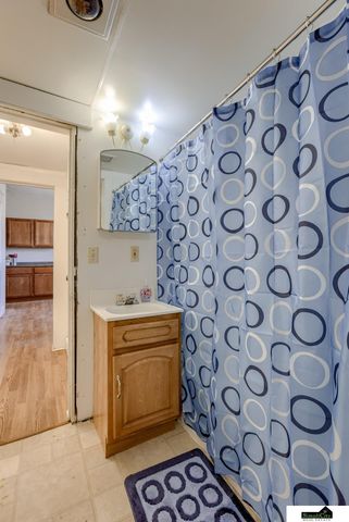 1401 N 33Rd Street, Lincoln, NE 68503