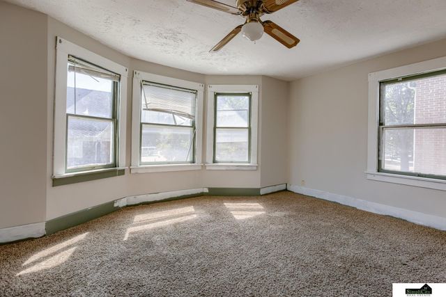 1401 N 33Rd Street, Lincoln, NE 68503