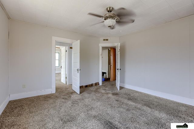 1401 N 33Rd Street, Lincoln, NE 68503