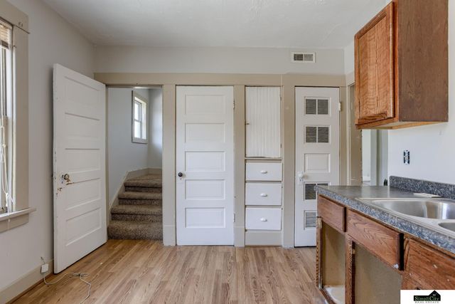 1401 N 33Rd Street, Lincoln, NE 68503