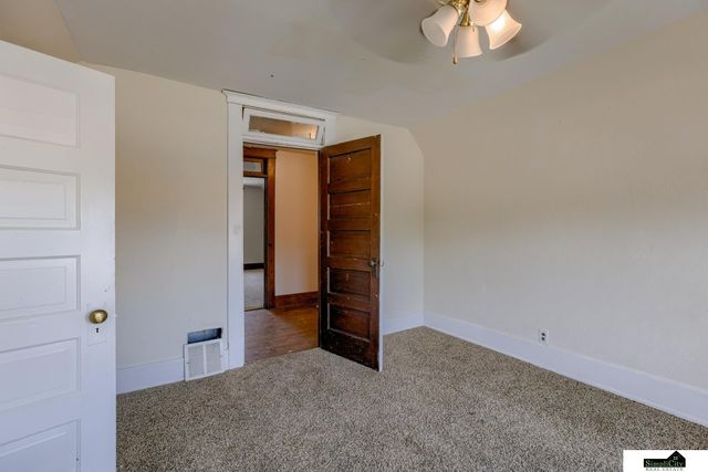 1401 N 33Rd Street, Lincoln, NE 68503