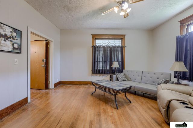 1401 N 33Rd Street, Lincoln, NE 68503