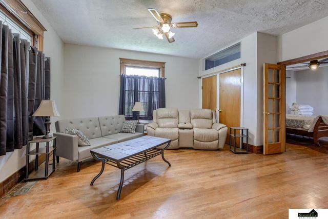 1401 N 33Rd Street, Lincoln, NE 68503