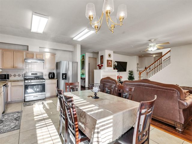 5514 Gatesprings Lane Lane, Sugar Land, TX 77479