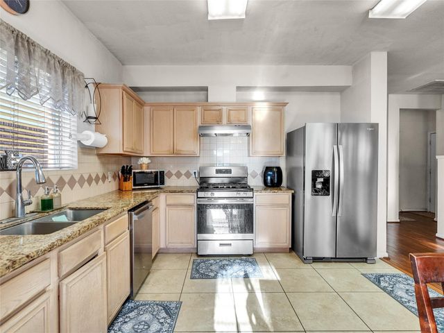 5514 Gatesprings Lane Lane, Sugar Land, TX 77479