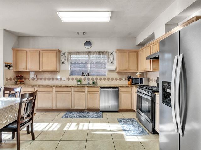 5514 Gatesprings Lane Lane, Sugar Land, TX 77479