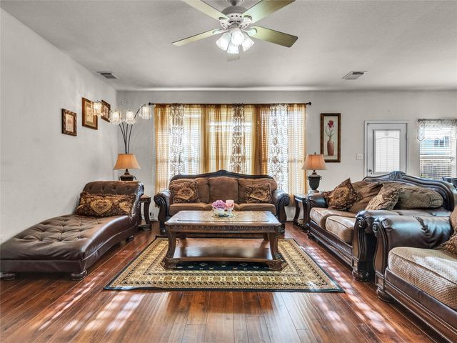 5514 Gatesprings Lane Lane, Sugar Land, TX 77479