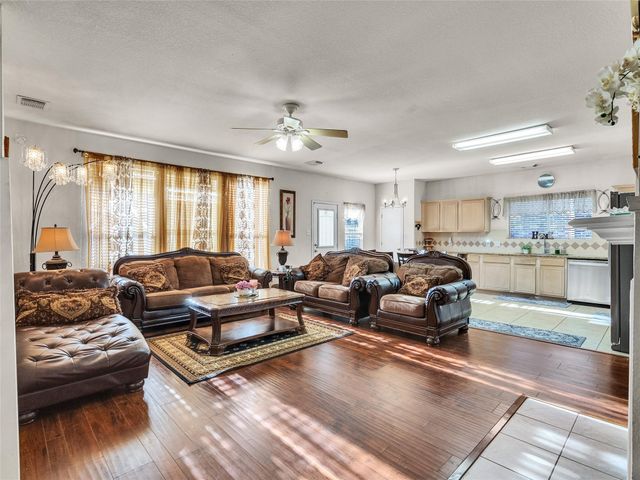 5514 Gatesprings Lane Lane, Sugar Land, TX 77479