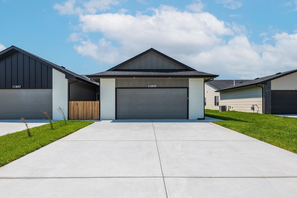 11318 W 35th Cir, Wichita, KS 67215