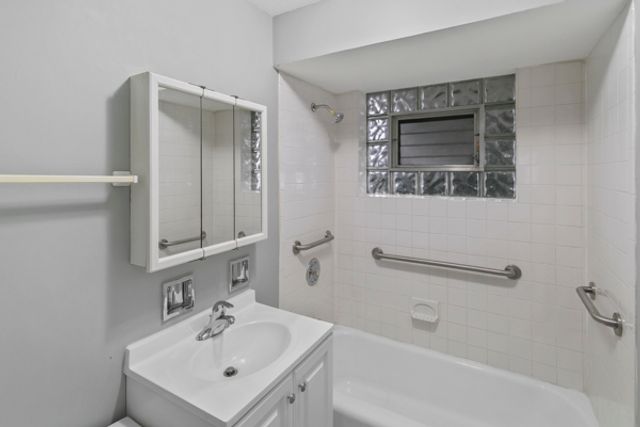 3007 W 87th Street 9, Evergreen Park, IL 60805
