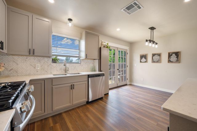 206 Jan LN, Georgetown, TX 78626